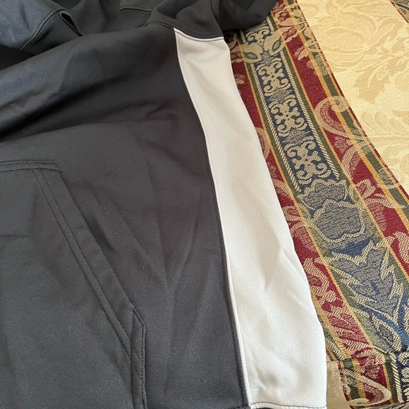 Nike Fit black hoodie with front pockets - Picture 5 of 8